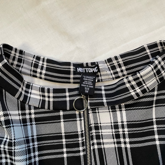 Hot topic plaid zip up skater skirt with pockets - Picture 2 of 4